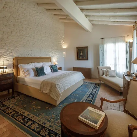 Castell De Vallgornera Пералада