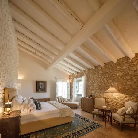 Castell De Vallgornera Отель *