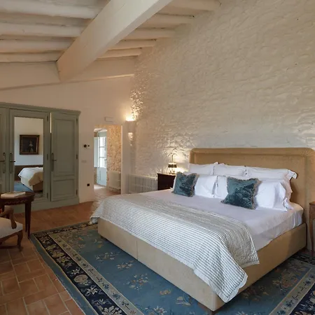 Castillo De Vallgornera Hotel *