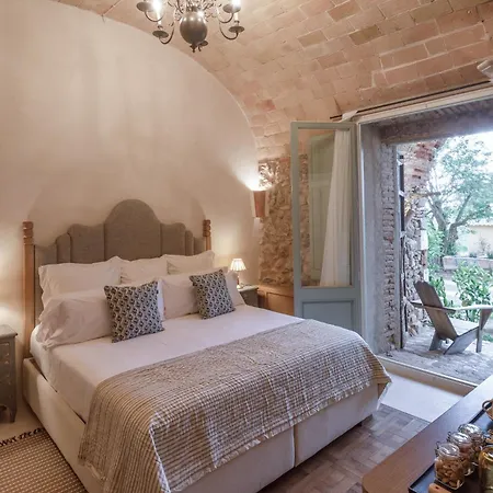 Hotel Castillo De Vallgornera *